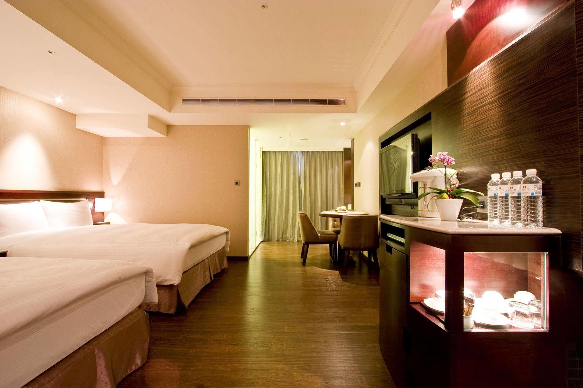 Taichung Charming City Hotel מראה חיצוני תמונה